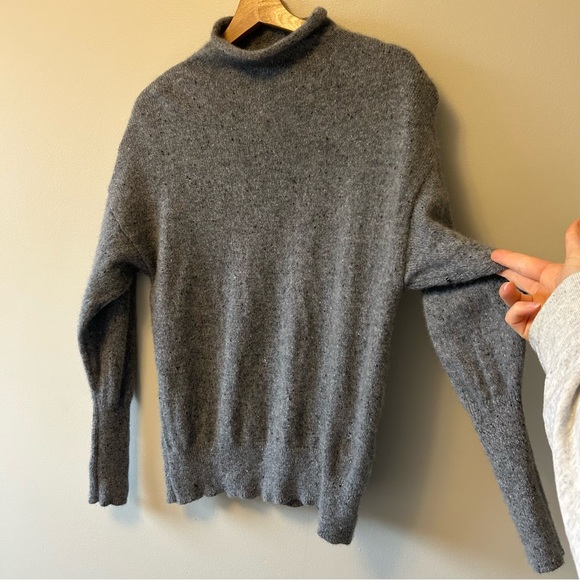 Aritzia Babaton Luxe Cashmere Format Turtleneck 100% Cashmere Sweater ShirtSmall - Picture 3 of 10